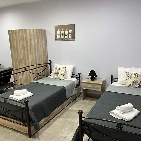 Kaiafas Luxury Philoxenia Apartment เนอาเปรามอส ห้อง รูปภาพ