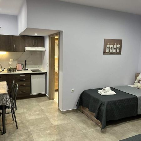 Kaiafas Luxury Philoxenia Apartment เนอาเปรามอส ห้อง รูปภาพ