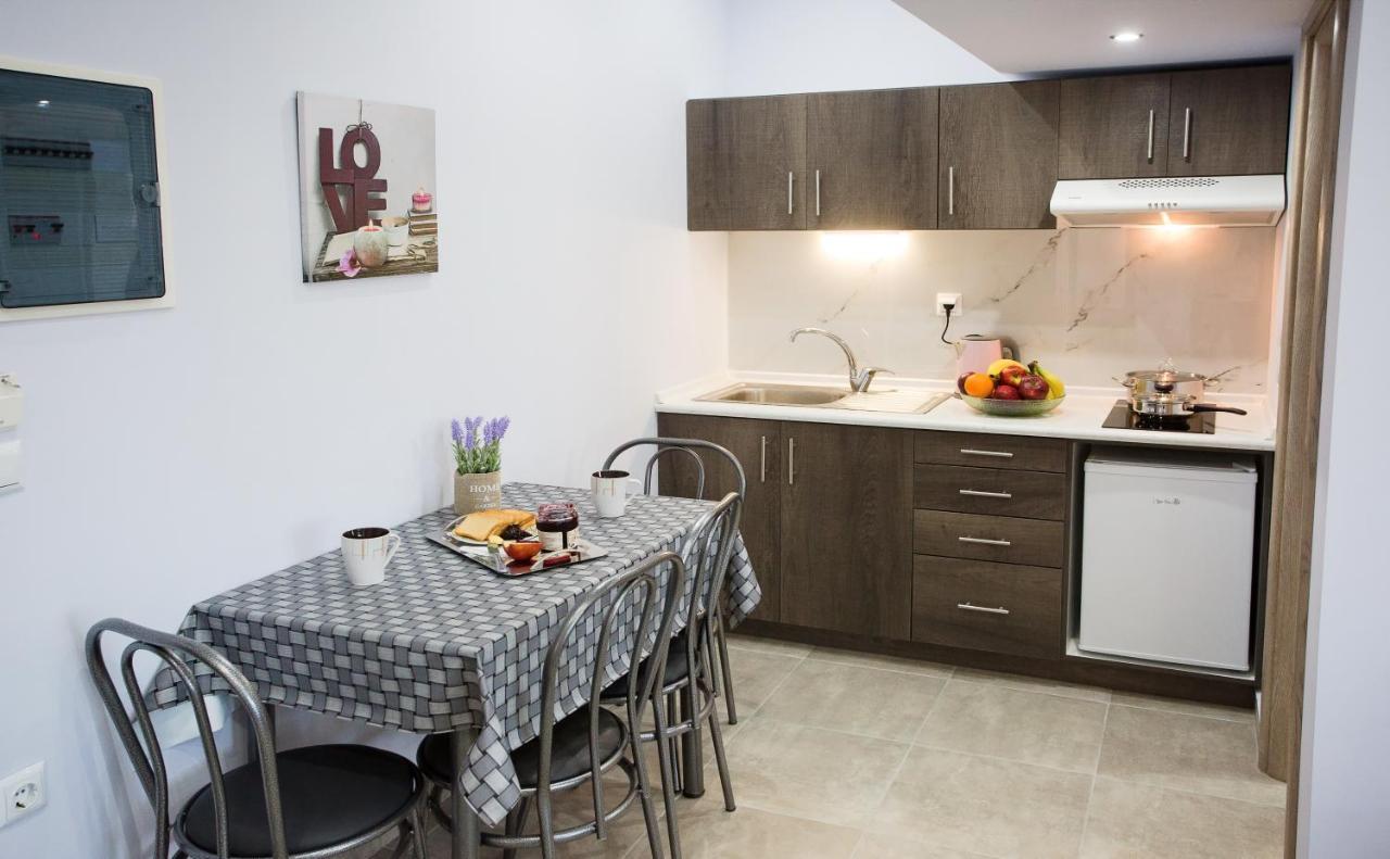 Kaiafas Luxury Philoxenia Apartment เนอาเปรามอส ภายนอก รูปภาพ